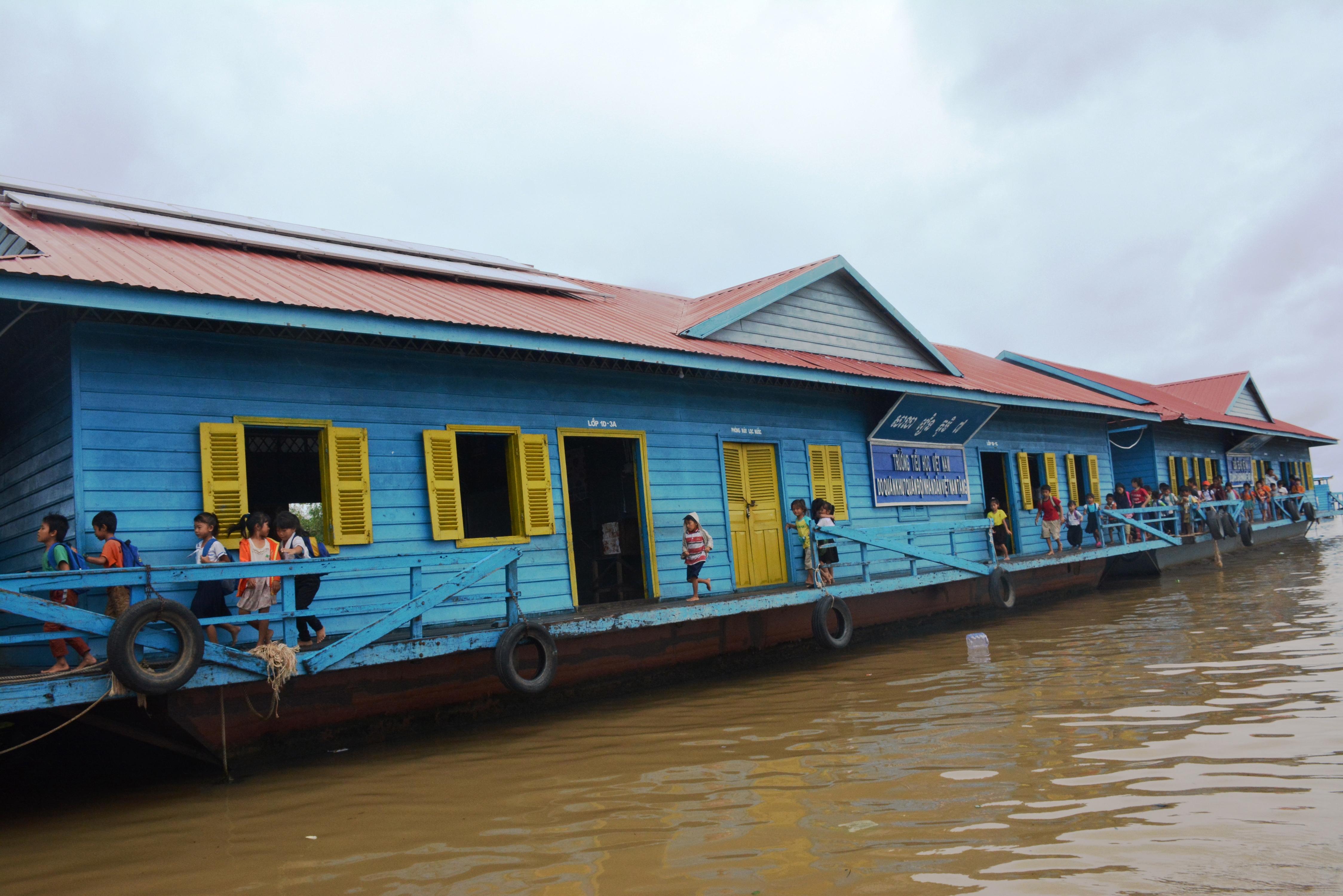 Ngôi trường Việt ở Biển Hồ